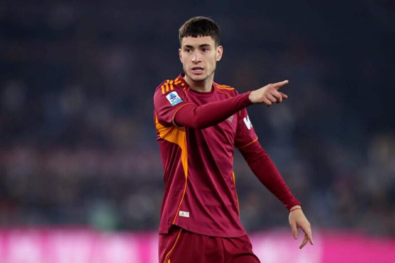 Roma, allarme Soulé: pubalgia più grave del previsto, possibile rientro ad aprile