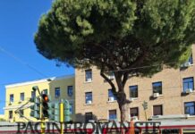 Roma, Natale speciale: le leggende giallorosse festeggiano a bordo del tram jazz