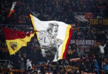 Roma, multa di 2.000 euro per un petardo lanciato in campo durante la sfida col Milan