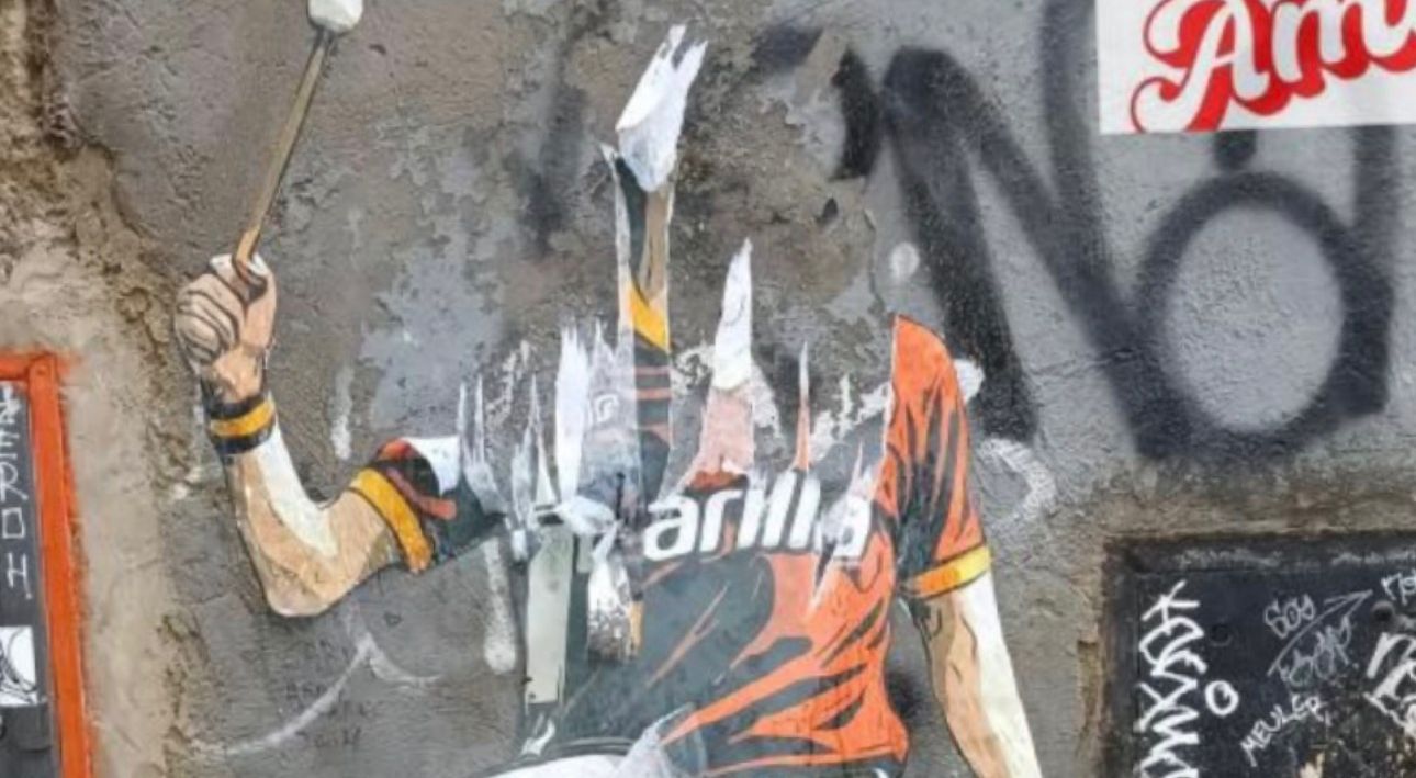 Roma, vandalizzato il murales di Antonio De Falchi: Drugi promette il ripristino – FOTO
